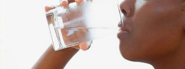 Beba água! Fique atento aos cuidados que devemos ter no verão